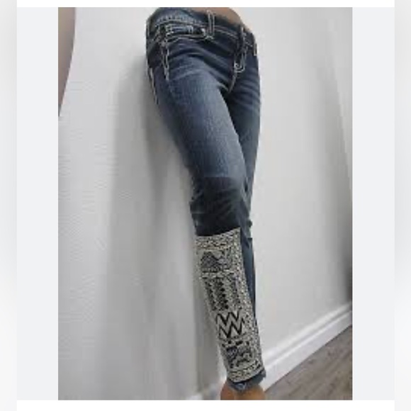 📌Sold on live📌Miss Me Born To Be Boho Ankle Jeans Womens 27 Aztec Frayed Hem - Picture 16 of 16